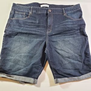 Pure Energy Woman Hemmed Denim Shorts